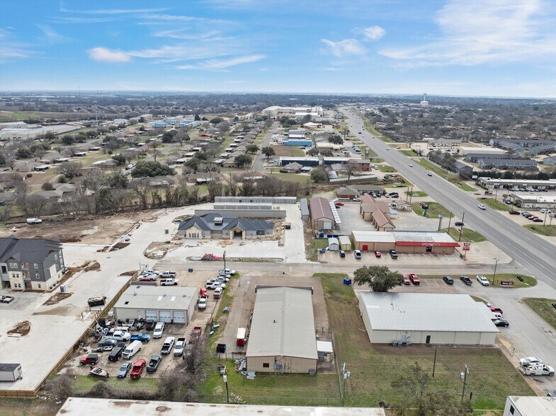 More Photos Of 110 Post Office Dr, Hewitt Warehouse For Sale