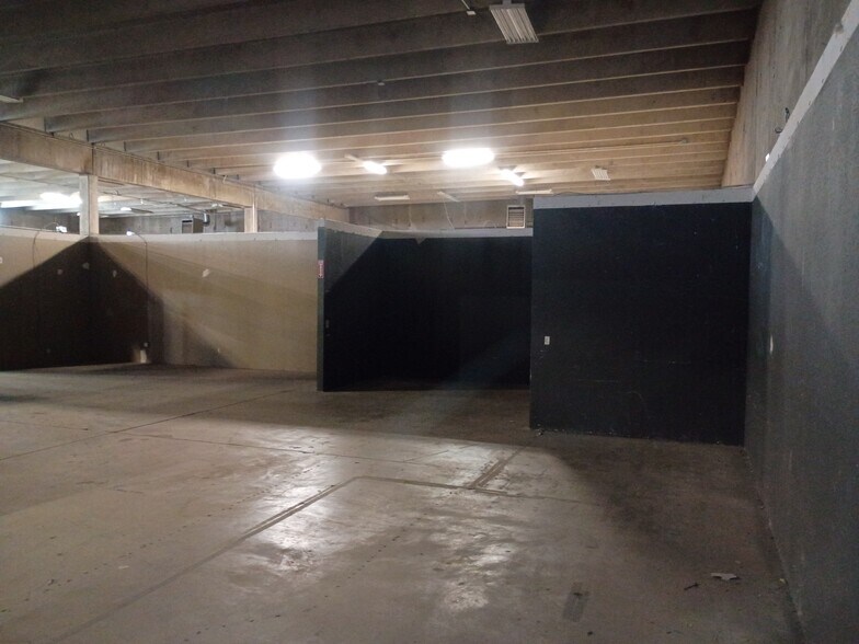 More Photos Of 5740 Logan St, Denver Warehouse For Lease