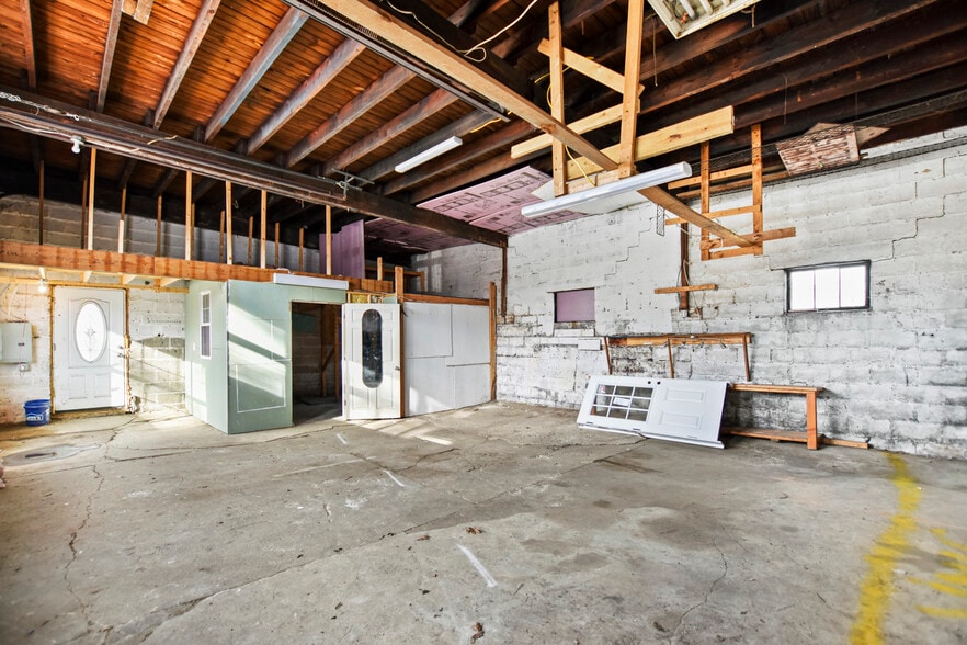 More Photos Of 685 Pleasant St, Rochdale Land For Sale