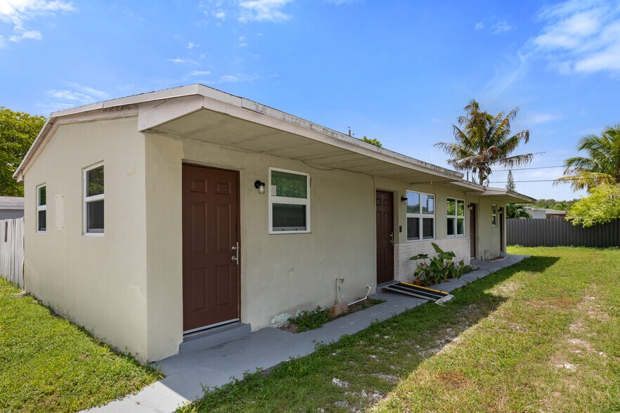 Primary Photo Of 5521 SW 34th St, Pembroke Park Multifamily For Sale