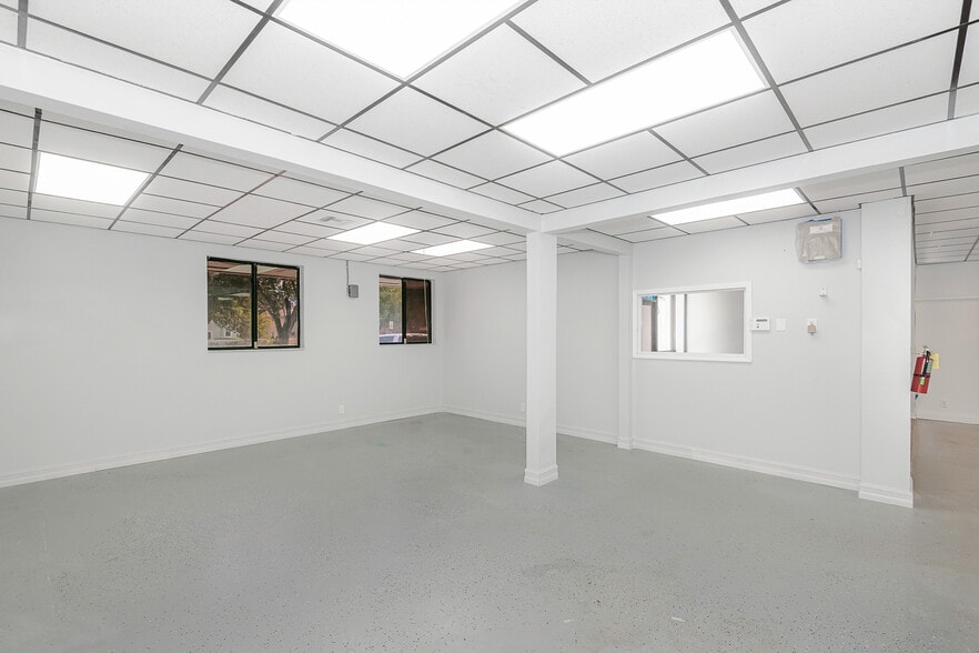 More Photos Of 3650 Coral Ridge Dr, Coral Springs Light Manufacturing For Sale