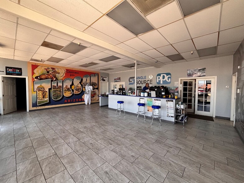 More Photos Of 3600 S Palo Verde Rd, Tucson Mixed Retail For Lease