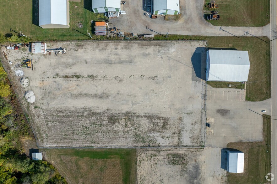 More Photos Of 950 Gore Rd, Morris Warehouse For Lease