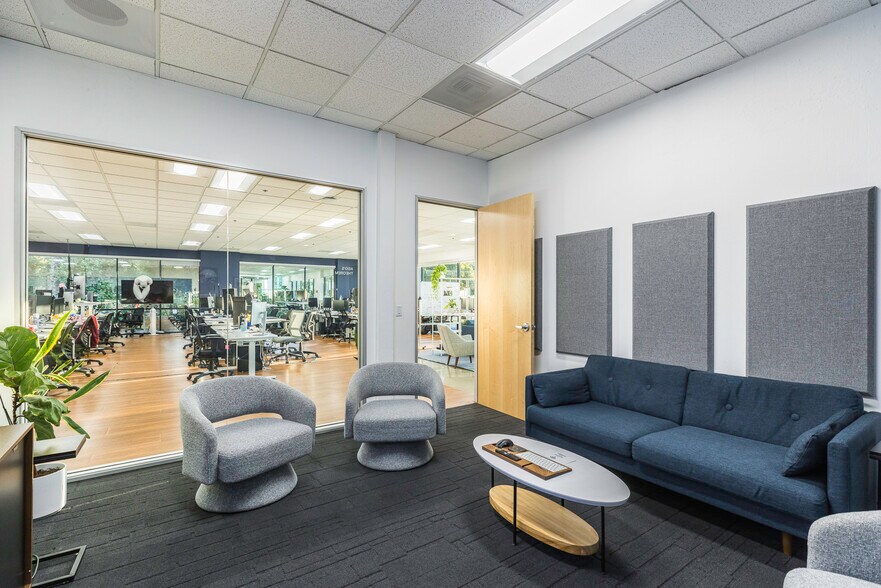 More Photos Of 82 Pioneer Way, Mountain View Research And Development For Lease