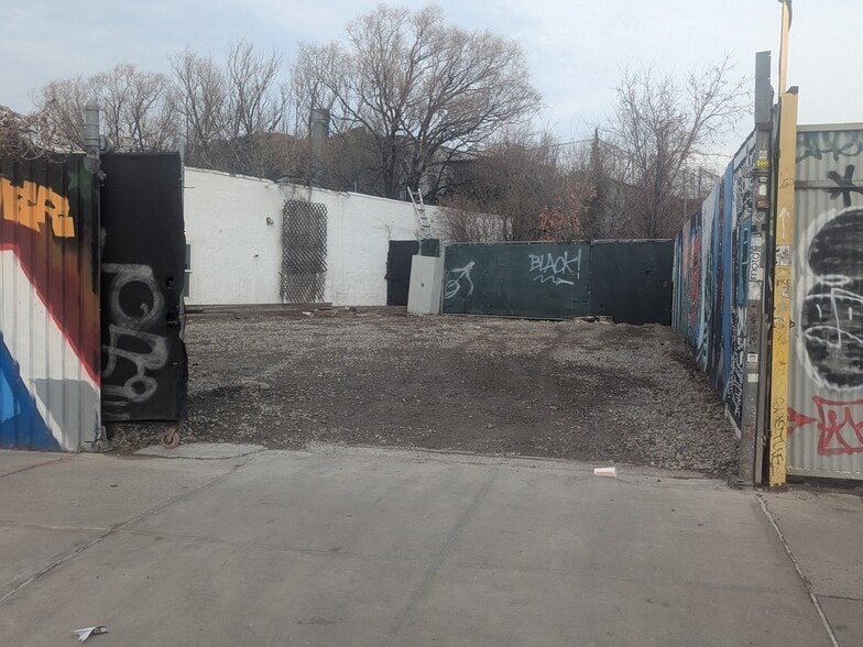 More Photos Of 39 Knickerbocker Ave, Brooklyn Land For Lease
