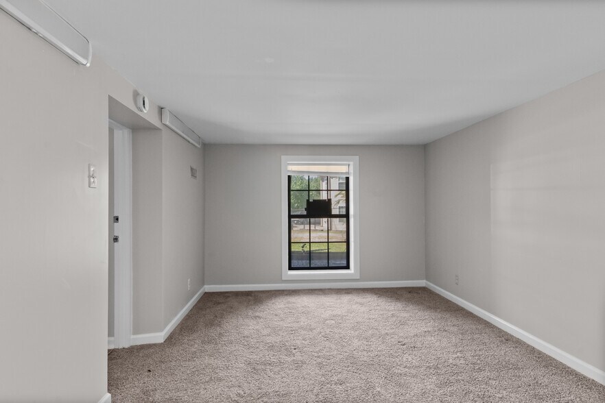 More Photos Of 162 Condor Ct, Clarksville Apartments For Sale