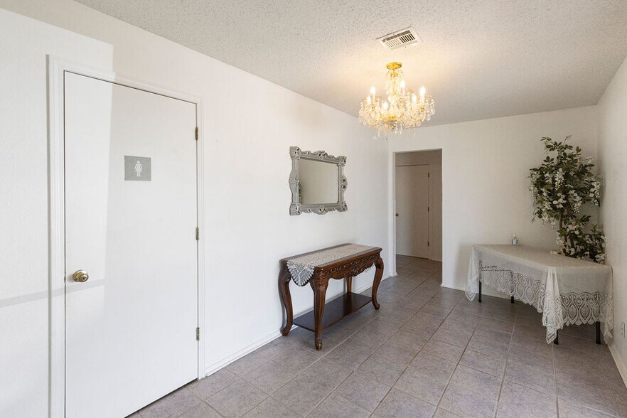 More Photos Of 58225 US-60, Fairland General Retail For Sale