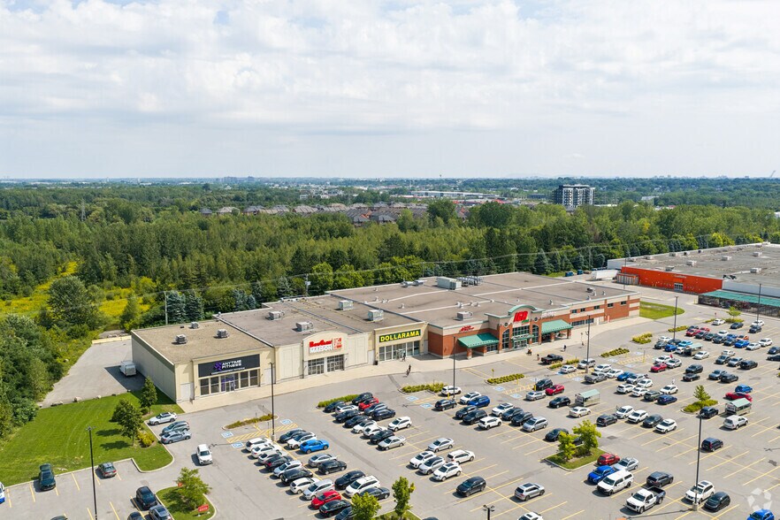More Photos Of 5205 Boul Robert-Bourassa, Laval Unknown For Lease
