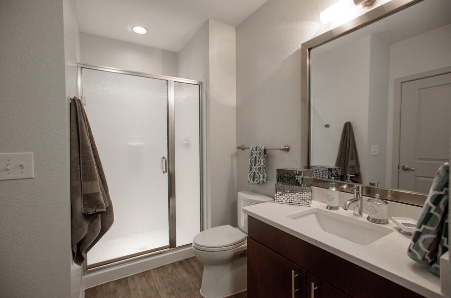 More Photos Of 2424-2434 W Caithness Pl, Denver Apartments For Lease