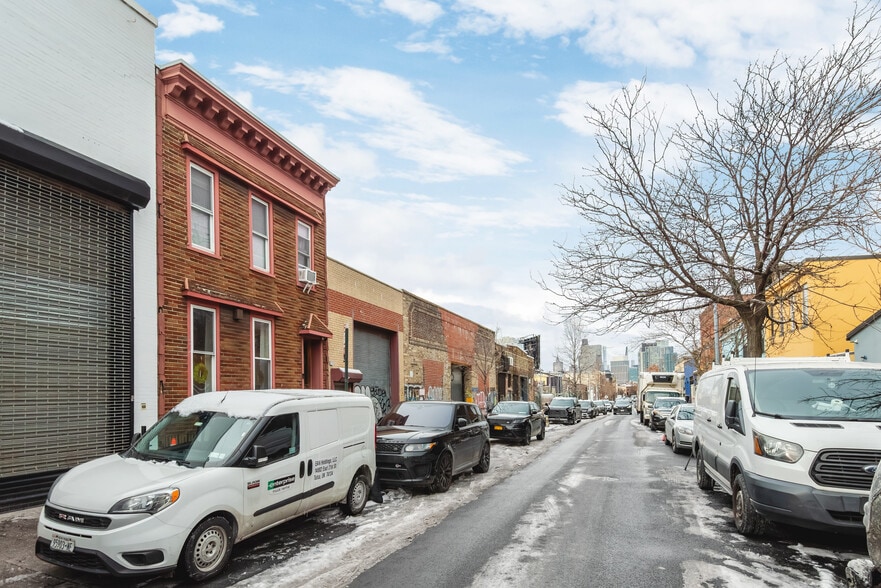 More Photos Of 39 Dobbin St, Brooklyn Warehouse For Sale