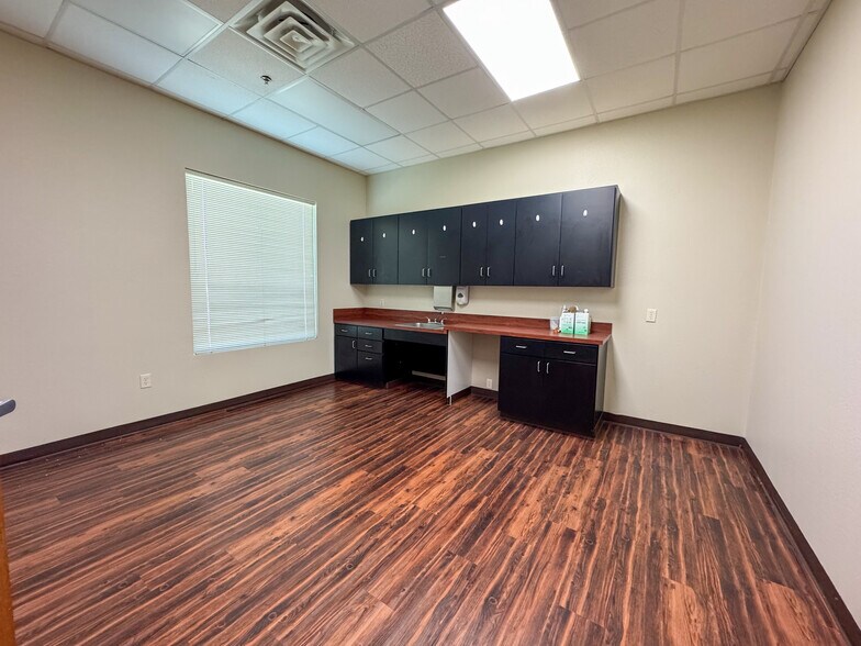 More Photos Of 2014 Ben Merritt Dr, Decatur Medical For Lease