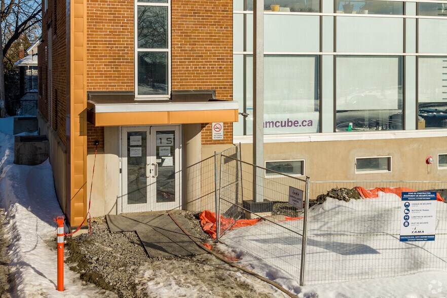 More Photos Of 15 Boul Gréber, Gatineau Office For Sale