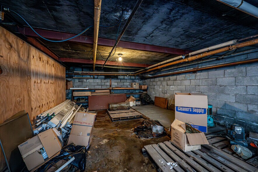 More Photos Of 508 New Alexandria Rd, Greensburg General Retail For Sale