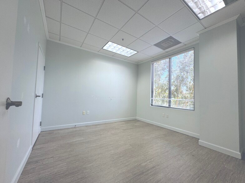 More Photos Of 6735 Conroy Windermere Rd, Orlando Medical For Lease