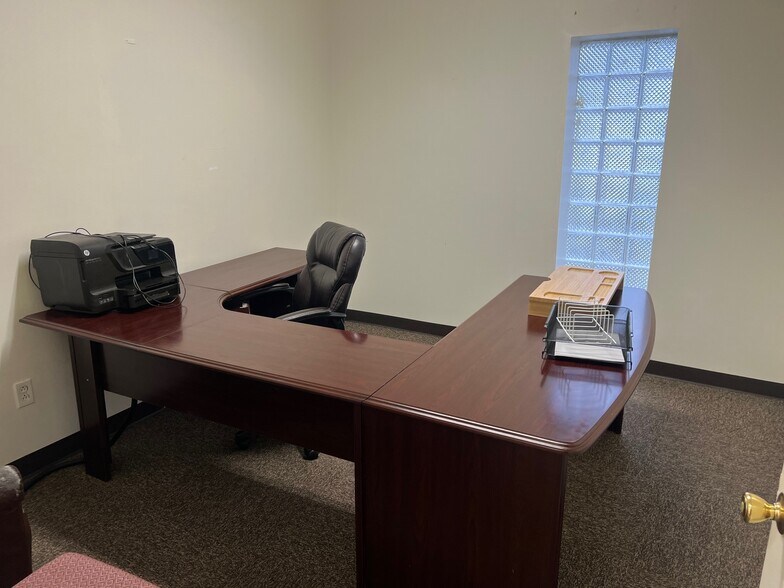 More Photos Of 2150 Greenbrier St, Charleston Office For Sale