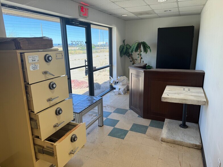 More Photos Of 1520 W Battaglia Rd, Eloy Manufacturing For Lease