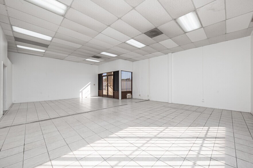 More Photos Of 7746 Lorraine Ave, Stockton Service For Lease