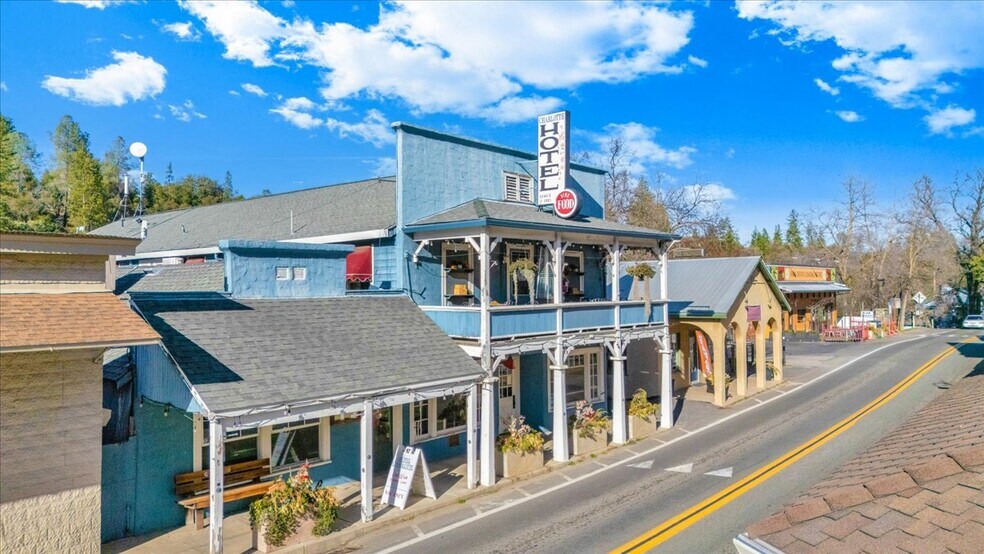 More Photos Of 18736 Main St, Groveland Hotel For Sale