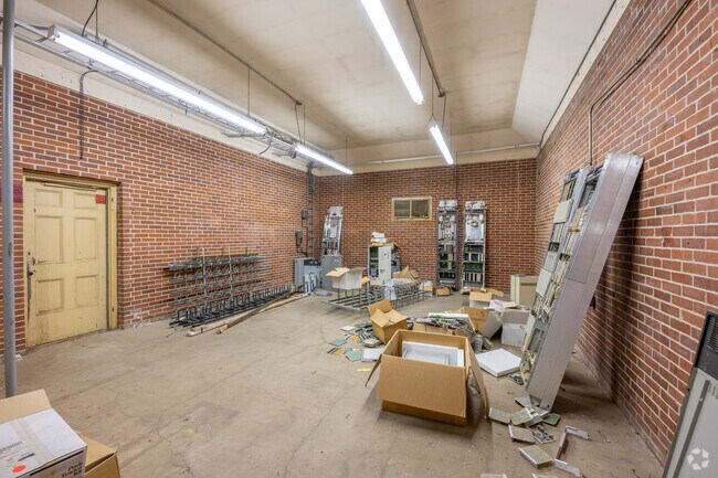 More Photos Of 447-605 Pole Line Rd, Herlong Warehouse For Sale
