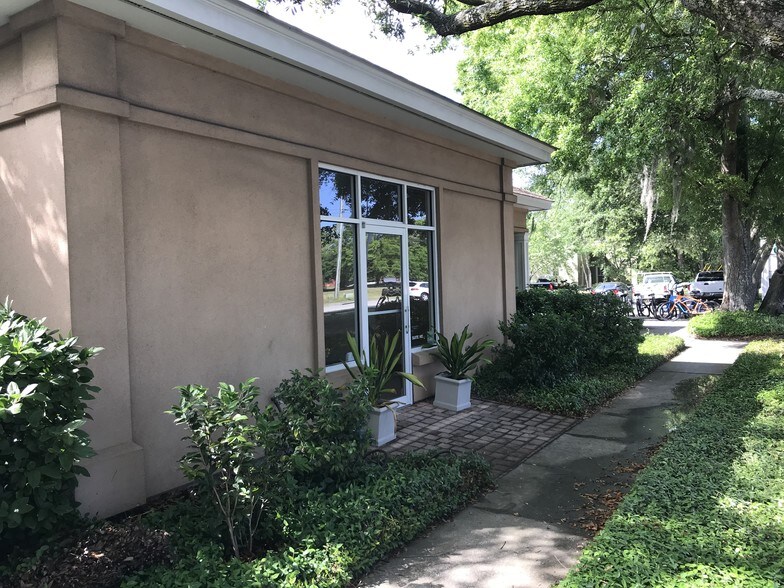 More Photos Of 234 Mathis Ferry Rd, Mount Pleasant Office For Lease