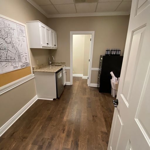 More Photos Of 102 Hazel Path Ct, Hendersonville Office For Lease
