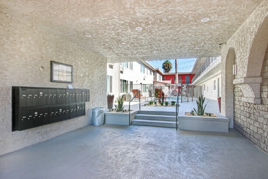 More Photos Of 14849 Vanowen St, Van Nuys Apartments For Sale