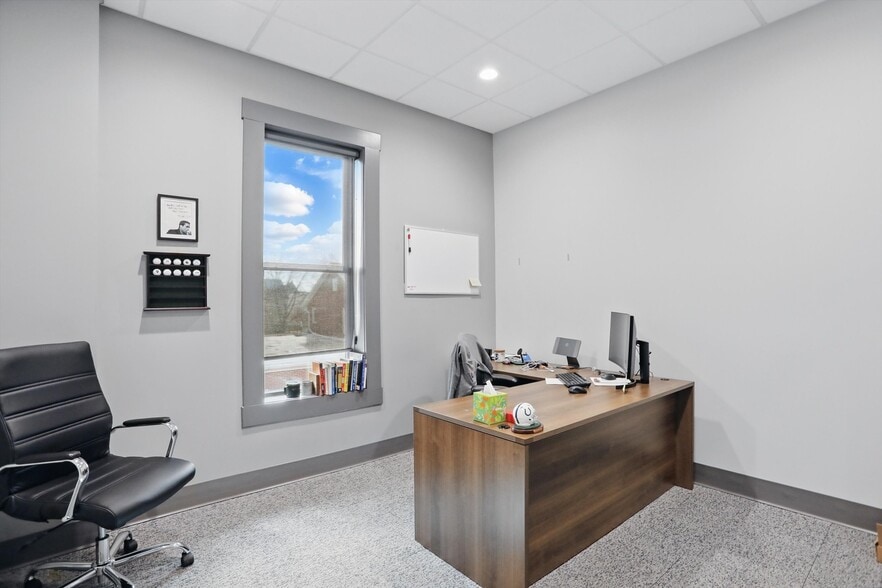 More Photos Of 164 E Jefferson St, Franklin Office For Sale