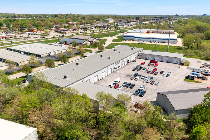 More Photos Of 2000 James St, Coralville Service For Lease