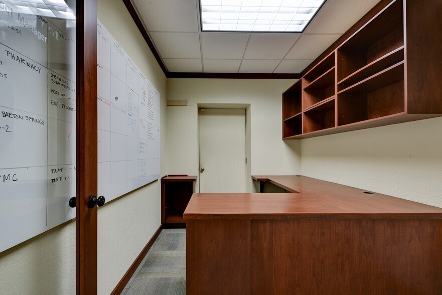 More Photos Of 5107 Monaco Cir, San Antonio Office For Sale
