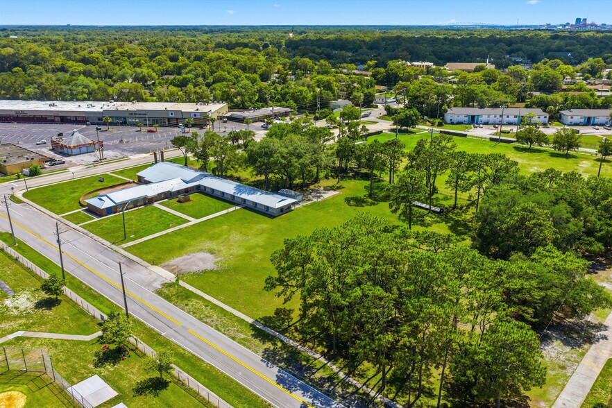 More Photos Of 8075 Lone Star Rd, Jacksonville Religious Facility For Sale