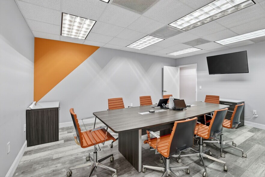 More Photos Of 1007 Shotgun Rd, Sunrise Office For Sale