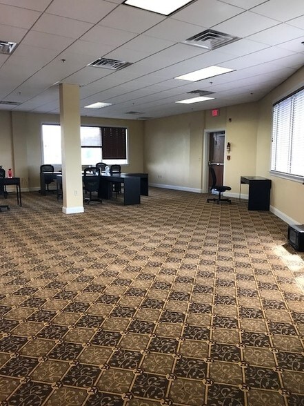 More Photos Of 300 Penhorn Ave, Secaucus Office For Lease