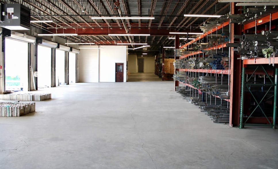 More Photos Of 7119 Centennial Blvd, Nashville Warehouse For Sale