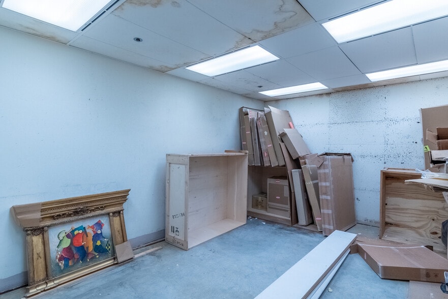 More Photos Of 449 Alvarado St, Monterey General Retail For Sale