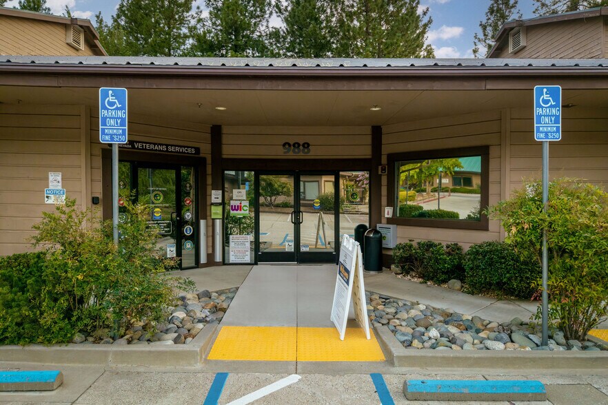 More Photos Of 944 McCourtney Rd, Grass Valley Unknown For Lease