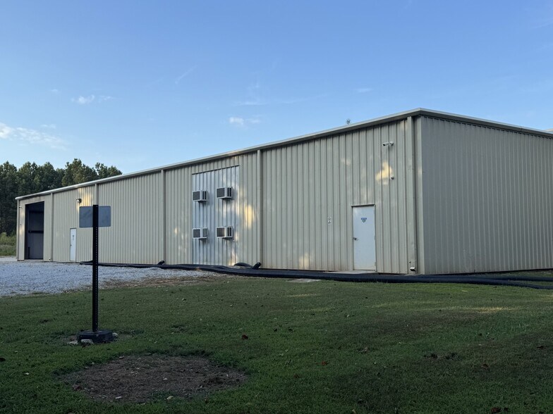 More Photos Of 71 Southern Ct, Hiram Warehouse For Lease