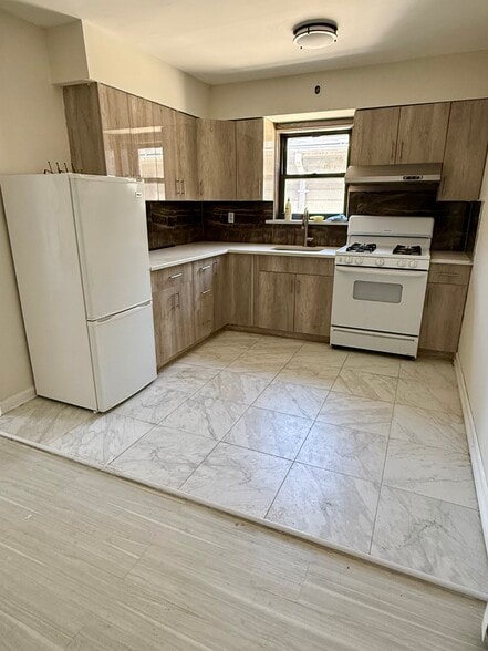 More Photos Of 41 - 53 68th St, Woodside Apartments For Sale