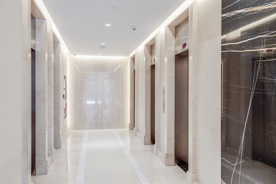 More Photos Of 509 Madison Ave, New York Office For Lease