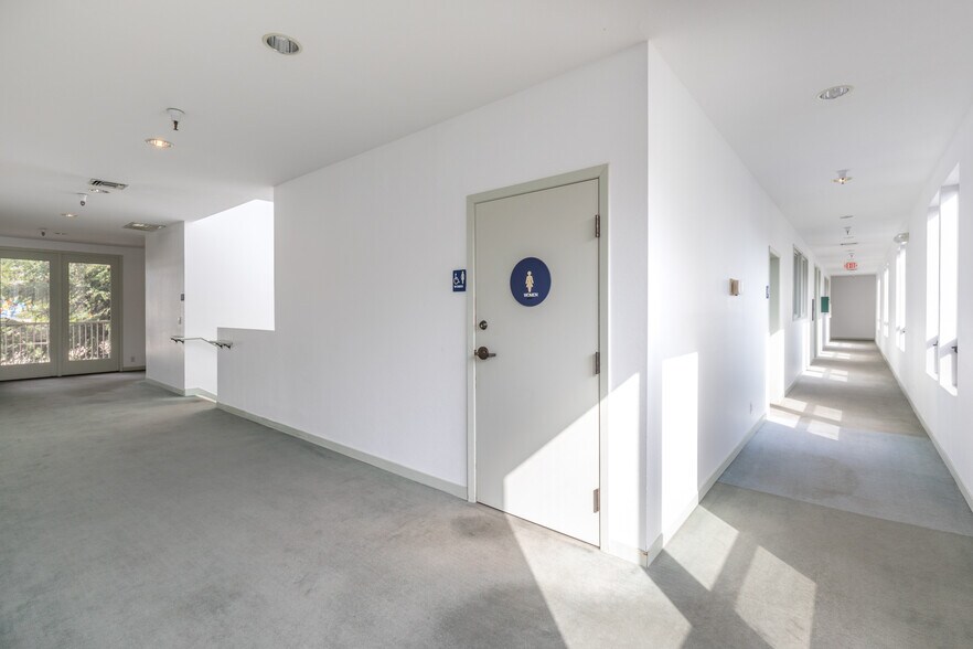 More Photos Of 236 Georgia St, Vallejo Office For Lease