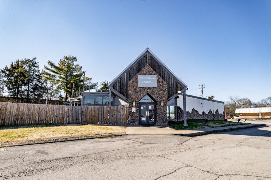 More Photos Of 271 Gleaves St, Madison Restaurant For Sale