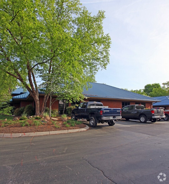 More Photos Of 120 Market Place Blvd, Knoxville Unknown For Lease