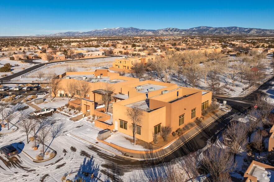 More Photos Of 55 Canada Del Rancho, Santa Fe Storefront For Sale