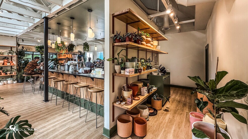 More Photos Of 1336 Glenwood Ave, Atlanta Restaurant For Sale