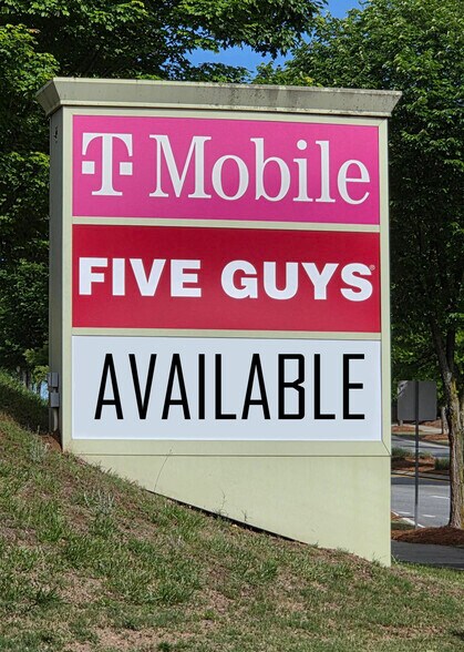 More Photos Of 871 Ridgewalk Pkwy, Woodstock General Retail For Lease