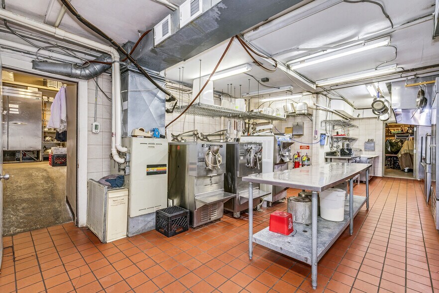 More Photos Of 3401-3405 S Lyndale Ave, Minneapolis Storefront Retail Residential For Sale