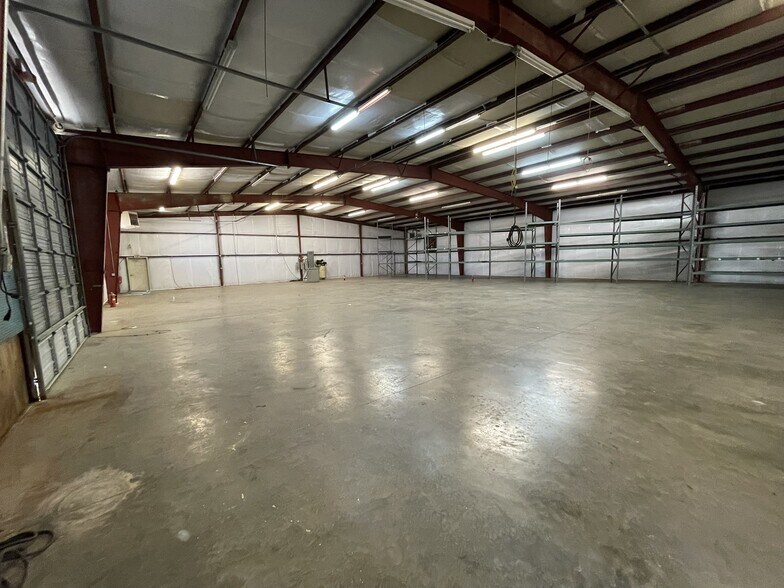 More Photos Of 3380 Smith Farm Rd, Matthews Warehouse For Lease