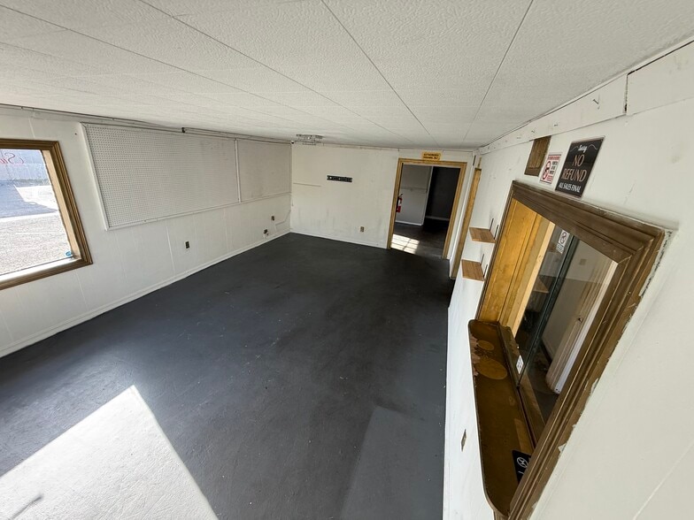 More Photos Of 1410 E Silver Springs Blvd, Ocala Office For Lease