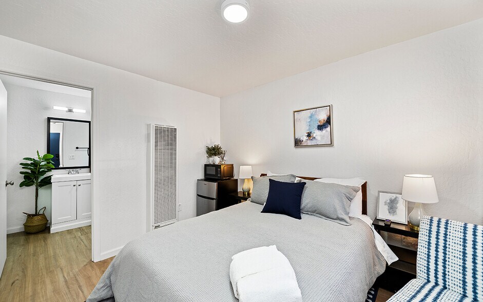 More Photos Of 3918 Pioneer Trl, South Lake Tahoe Hotel For Sale