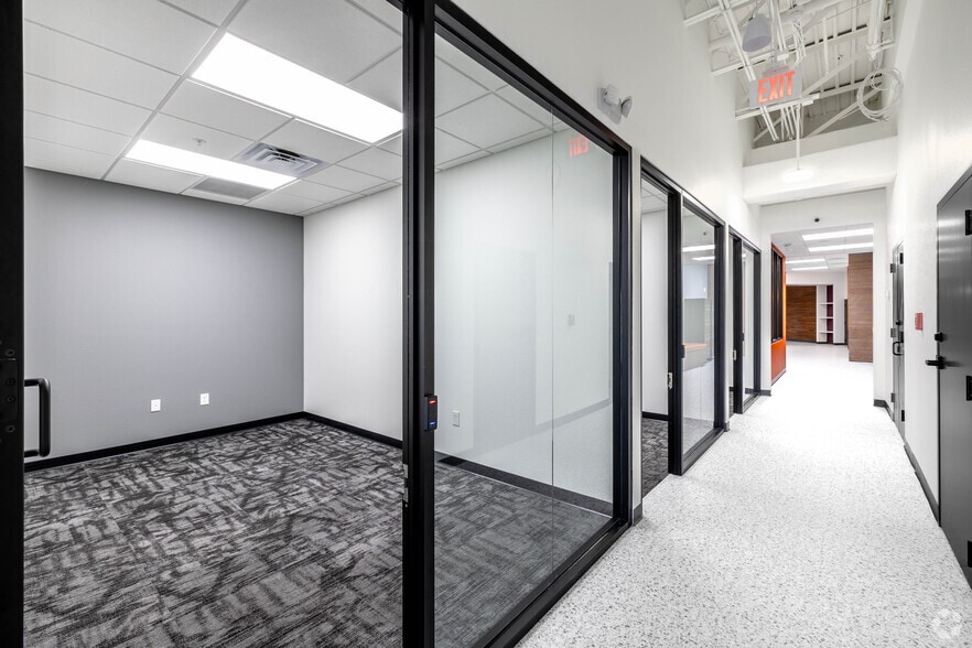 More Photos Of 250 Magnolia Ave SW, Winter Haven Coworking Space