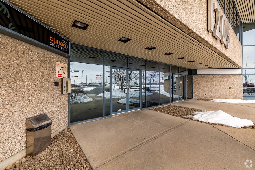 More Photos Of 1205 Rue Ampère, Boucherville Office For Sale
